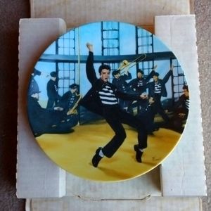 ELVIS PRESLEY COLLECTOR'S PLATE